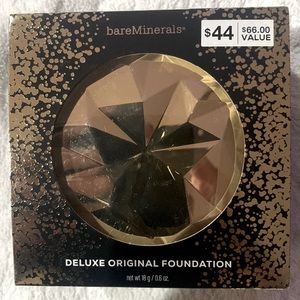 Bare Minerals Deluxe Original Foundation Broad Spectrum SPF 15. Fairly Light